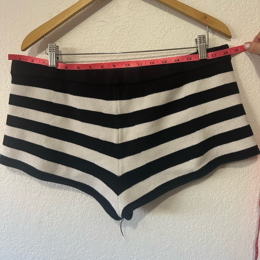 Free People Black and White Striped Hot micro Shorts- large - Picture 4 of 8